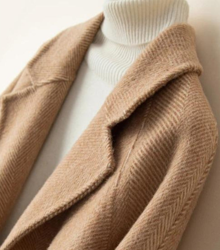 Elegantie Herdefinieerd: Herringbone Halflange Wollen Jas