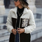 Chique Fluweel Dierenprint Jas: Moeiteloze Elegantie met een Moderne Twist