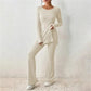 Chique Comfort: Geribbelde Gebreide V-Hals Ensemble - Elegante Lange Mouwen Top & Gezellige Broek