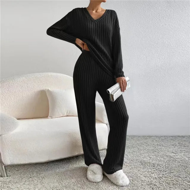 Chique Comfort: Geribbelde Gebreide V-Hals Ensemble - Elegante Lange Mouwen Top & Gezellige Broek