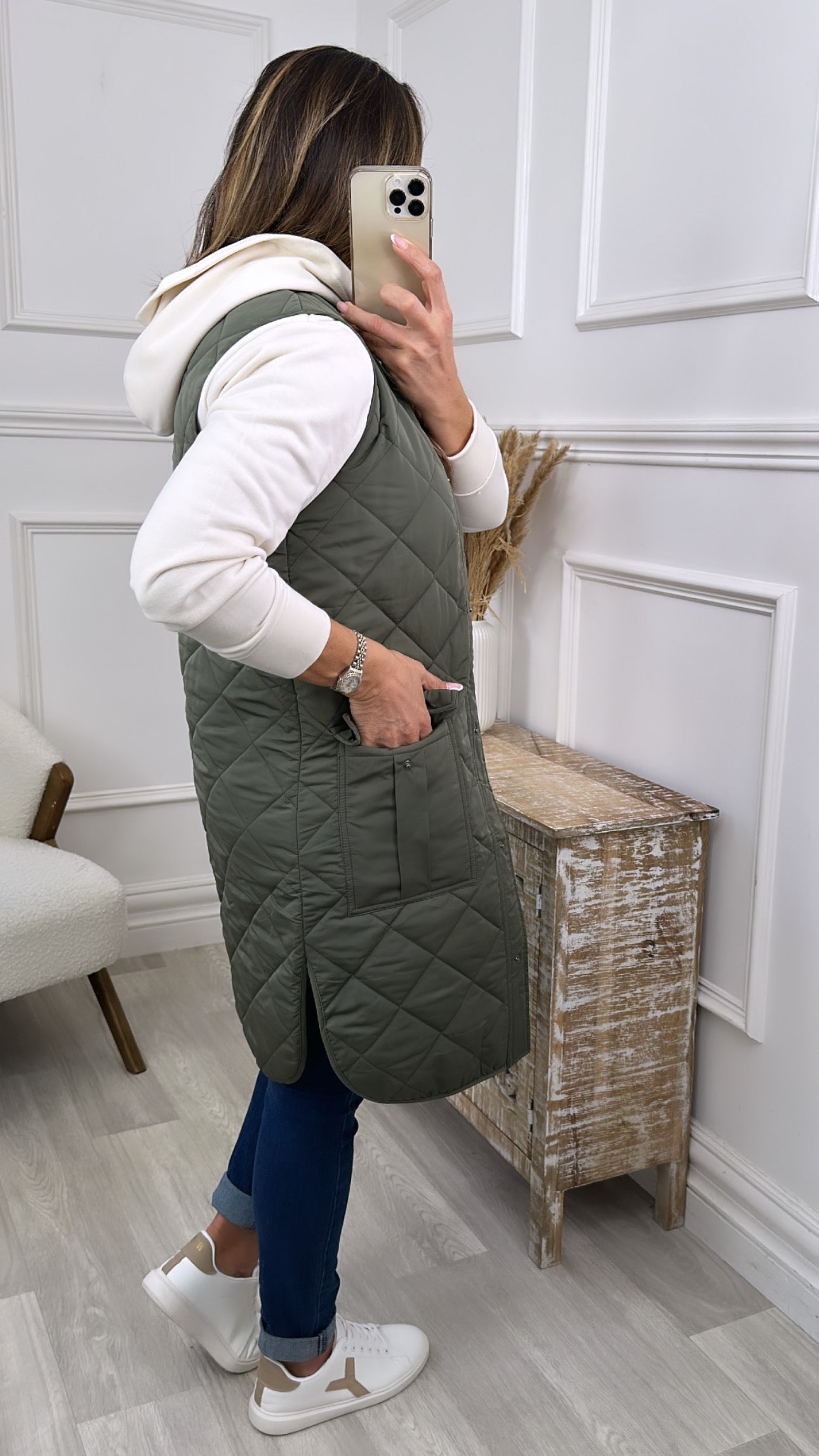 Elegante Khaki Gewatteerde Gilet: Licht & Stijlvol