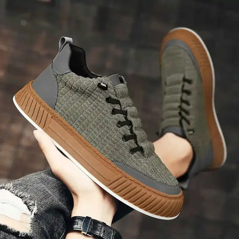 Exclusief Italiaans Vakmanschap: Op Maat Gemaakte, Levendige Handgemaakte Sneakers