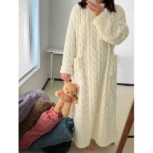 Knusse Coral Fluwelen Nachtjapon: Winterwarmte en elegantie