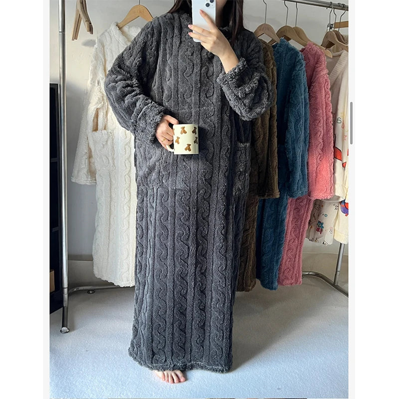 Knusse Coral Fluwelen Nachtjapon: Winterwarmte en elegantie
