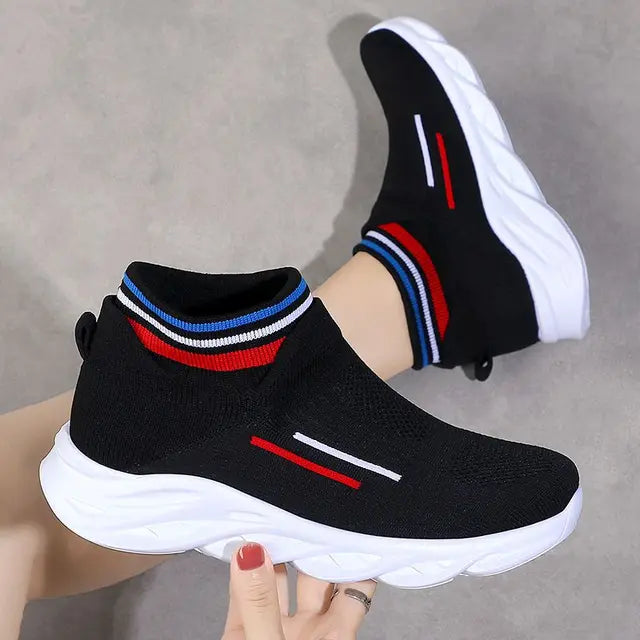 Noor - Ademende Slip-On Sneakers