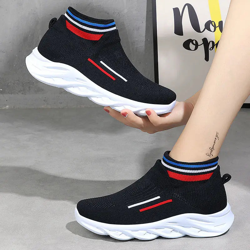 Noor - Ademende Slip-On Sneakers